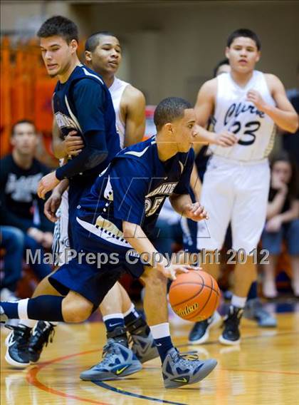 Thumbnail 2 in Clark vs. Alexander (UIL 5A Regional Semifinal) photogallery.