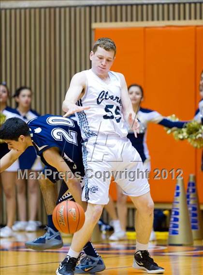 Thumbnail 1 in Clark vs. Alexander (UIL 5A Regional Semifinal) photogallery.