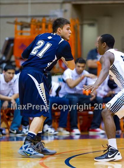 Thumbnail 2 in Clark vs. Alexander (UIL 5A Regional Semifinal) photogallery.
