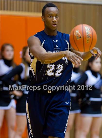 Thumbnail 2 in Clark vs. Alexander (UIL 5A Regional Semifinal) photogallery.
