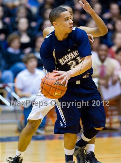 Thumbnail 1 in Clark vs. Alexander (UIL 5A Regional Semifinal) photogallery.