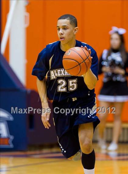 Thumbnail 1 in Clark vs. Alexander (UIL 5A Regional Semifinal) photogallery.