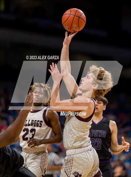 Thumbnail 3 in Flatonia vs LaPoynor (UIL 2A Basketball Semifinal) photogallery.