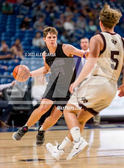 Thumbnail 3 in Flatonia vs LaPoynor (UIL 2A Basketball Semifinal) photogallery.
