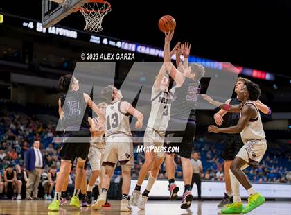 Thumbnail 3 in Flatonia vs LaPoynor (UIL 2A Basketball Semifinal) photogallery.