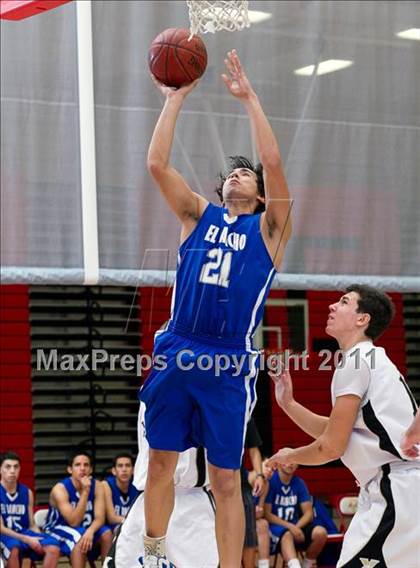 Thumbnail 2 in El Rancho vs. Xavier Prep (Palm Springs Winter Classic) photogallery.