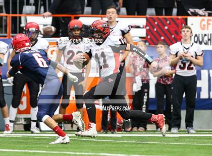 Thumbnail 2 in Chenango Forks vs. Glens Falls (NYSPHSAA Class B Final) photogallery.