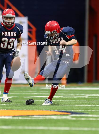 Thumbnail 2 in Chenango Forks vs. Glens Falls (NYSPHSAA Class B Final) photogallery.