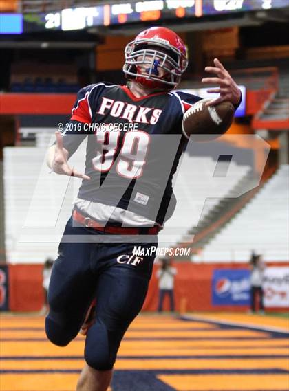 Thumbnail 2 in Chenango Forks vs. Glens Falls (NYSPHSAA Class B Final) photogallery.