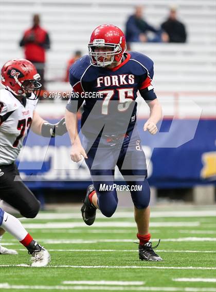 Thumbnail 2 in Chenango Forks vs. Glens Falls (NYSPHSAA Class B Final) photogallery.