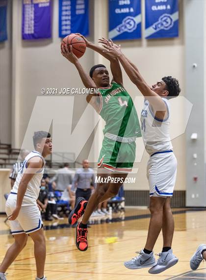 Thumbnail 1 in Lanier [Sidney] vs Sam Houston photogallery.