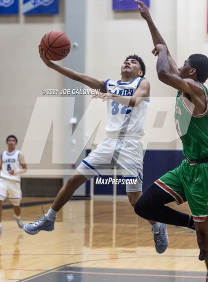 Thumbnail 3 in Lanier [Sidney] vs Sam Houston photogallery.