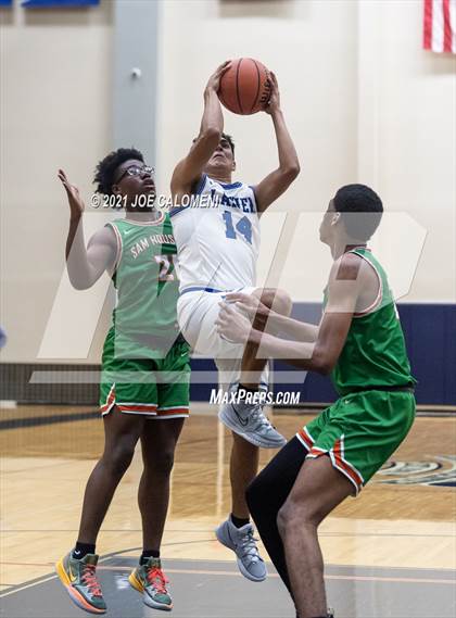 Thumbnail 3 in Lanier [Sidney] vs Sam Houston photogallery.