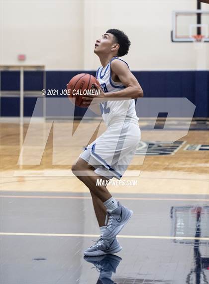 Thumbnail 1 in Lanier [Sidney] vs Sam Houston photogallery.