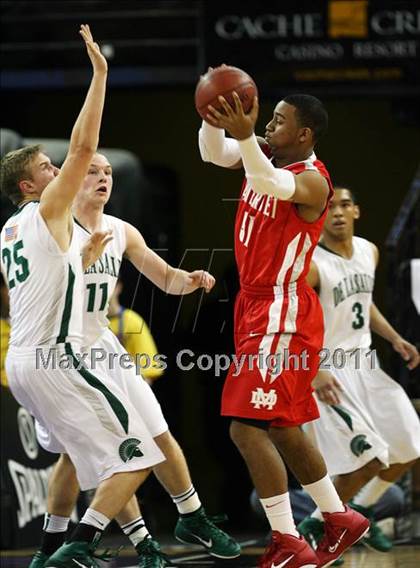 Thumbnail 2 in Mater Dei vs. De La Salle (CIF State D1 Final) photogallery.