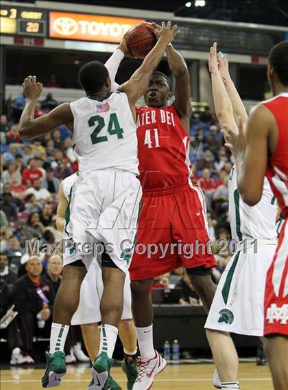 Thumbnail 3 in Mater Dei vs. De La Salle (CIF State D1 Final) photogallery.