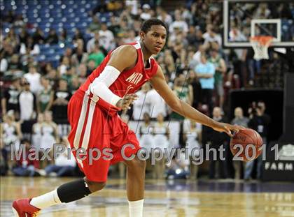 Thumbnail 2 in Mater Dei vs. De La Salle (CIF State D1 Final) photogallery.