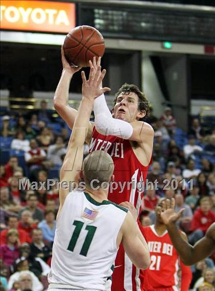 Thumbnail 3 in Mater Dei vs. De La Salle (CIF State D1 Final) photogallery.