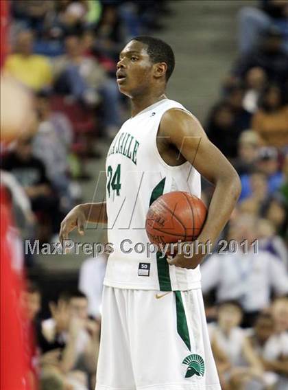 Thumbnail 2 in Mater Dei vs. De La Salle (CIF State D1 Final) photogallery.