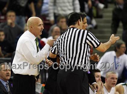 Thumbnail 2 in Mater Dei vs. De La Salle (CIF State D1 Final) photogallery.