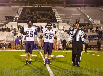 Thumbnail 1 in Madison vs. Bonham (UIL 3A Division Bi-District Playoff) photogallery.