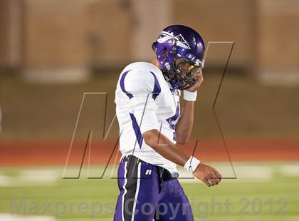 Thumbnail 2 in Madison vs. Bonham (UIL 3A Division Bi-District Playoff) photogallery.