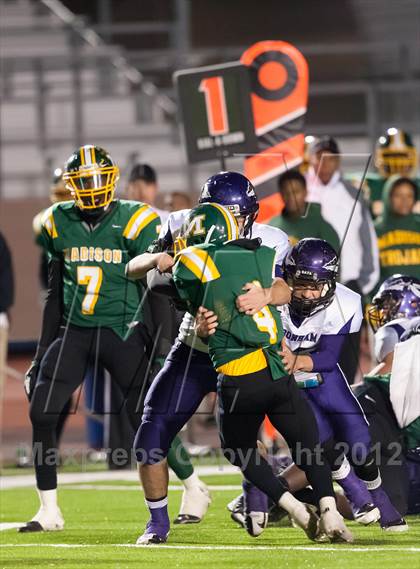 Thumbnail 2 in Madison vs. Bonham (UIL 3A Division Bi-District Playoff) photogallery.