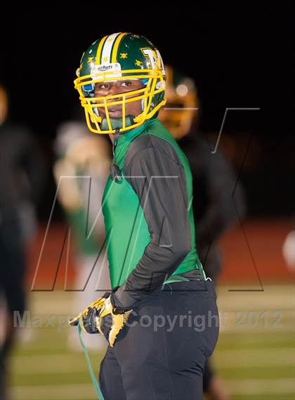 Thumbnail 2 in Madison vs. Bonham (UIL 3A Division Bi-District Playoff) photogallery.