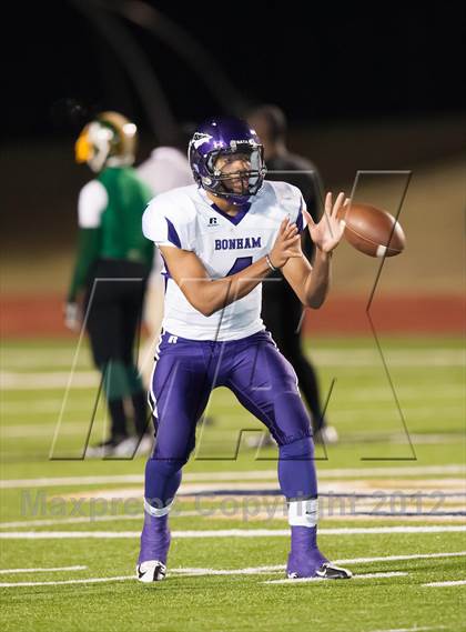 Thumbnail 3 in Madison vs. Bonham (UIL 3A Division Bi-District Playoff) photogallery.