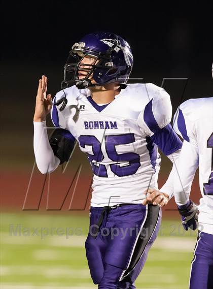 Thumbnail 2 in Madison vs. Bonham (UIL 3A Division Bi-District Playoff) photogallery.