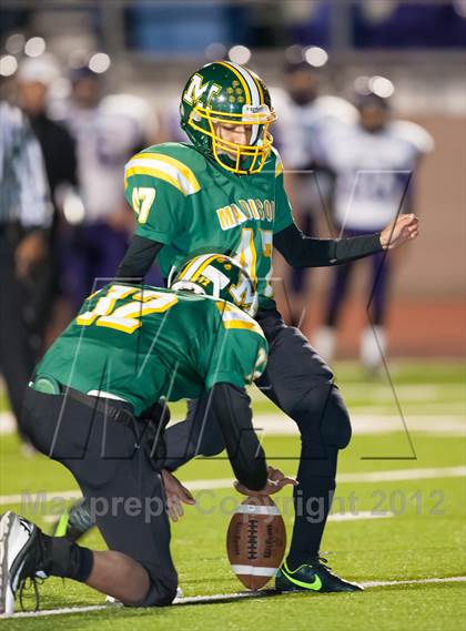 Thumbnail 2 in Madison vs. Bonham (UIL 3A Division Bi-District Playoff) photogallery.