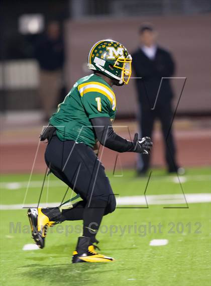 Thumbnail 3 in Madison vs. Bonham (UIL 3A Division Bi-District Playoff) photogallery.