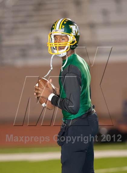 Thumbnail 3 in Madison vs. Bonham (UIL 3A Division Bi-District Playoff) photogallery.