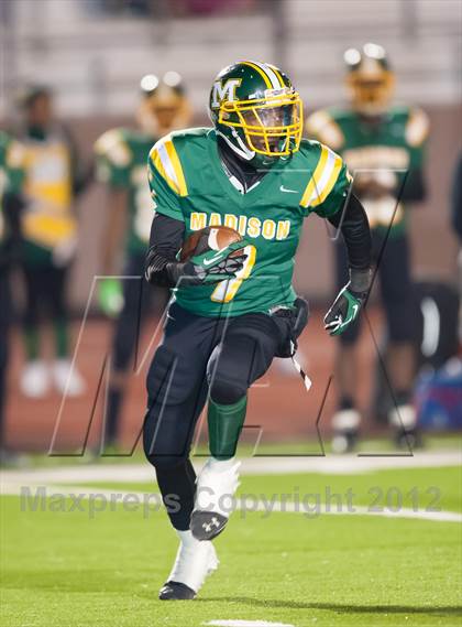 Thumbnail 1 in Madison vs. Bonham (UIL 3A Division Bi-District Playoff) photogallery.