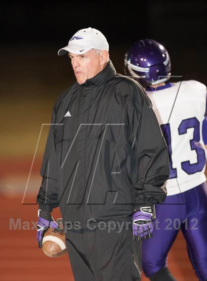 Thumbnail 1 in Madison vs. Bonham (UIL 3A Division Bi-District Playoff) photogallery.