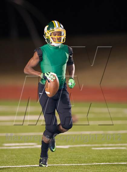 Thumbnail 2 in Madison vs. Bonham (UIL 3A Division Bi-District Playoff) photogallery.
