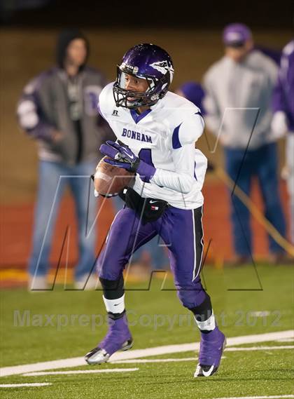 Thumbnail 1 in Madison vs. Bonham (UIL 3A Division Bi-District Playoff) photogallery.
