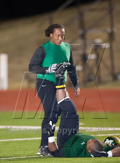 Thumbnail 2 in Madison vs. Bonham (UIL 3A Division Bi-District Playoff) photogallery.