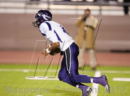 Thumbnail 3 in Madison vs. Bonham (UIL 3A Division Bi-District Playoff) photogallery.