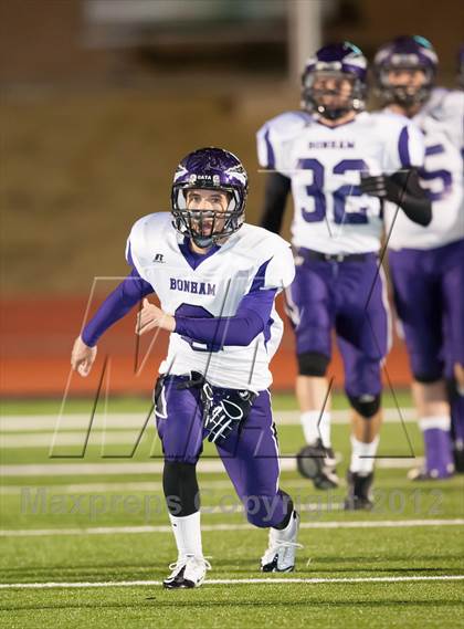 Thumbnail 2 in Madison vs. Bonham (UIL 3A Division Bi-District Playoff) photogallery.