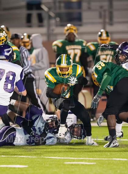 Thumbnail 1 in Madison vs. Bonham (UIL 3A Division Bi-District Playoff) photogallery.