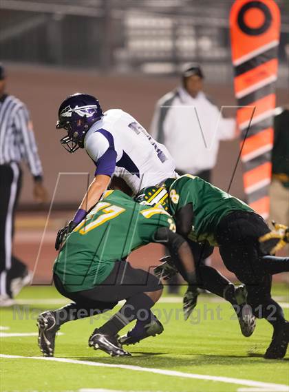 Thumbnail 1 in Madison vs. Bonham (UIL 3A Division Bi-District Playoff) photogallery.