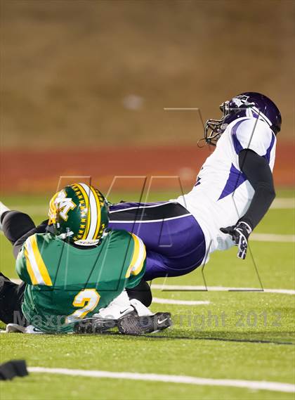 Thumbnail 2 in Madison vs. Bonham (UIL 3A Division Bi-District Playoff) photogallery.