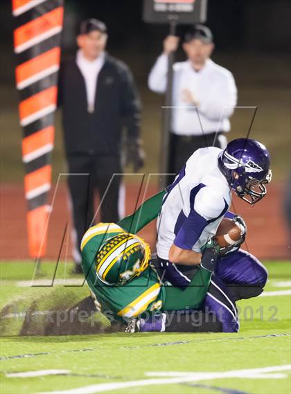 Thumbnail 3 in Madison vs. Bonham (UIL 3A Division Bi-District Playoff) photogallery.