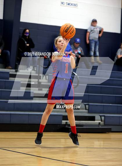 Thumbnail 3 in Chilton County vs Verbena (Chilton County Tournament) photogallery.