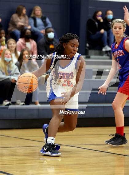 Thumbnail 3 in Chilton County vs Verbena (Chilton County Tournament) photogallery.