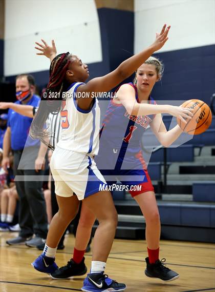 Thumbnail 2 in Chilton County vs Verbena (Chilton County Tournament) photogallery.