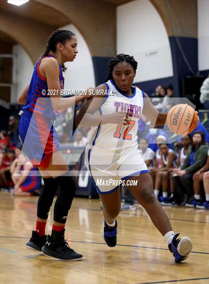 Thumbnail 1 in Chilton County vs Verbena (Chilton County Tournament) photogallery.