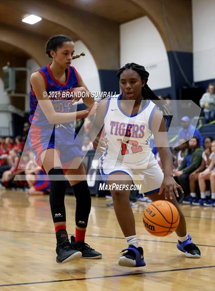 Thumbnail 2 in Chilton County vs Verbena (Chilton County Tournament) photogallery.