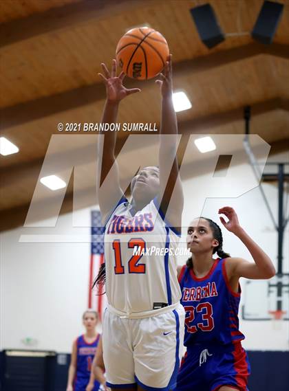 Thumbnail 1 in Chilton County vs Verbena (Chilton County Tournament) photogallery.